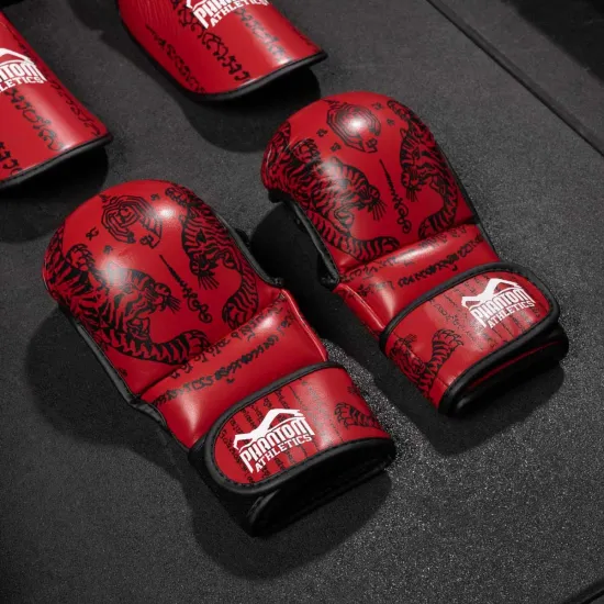 Перчатки для ММА Phantom Muay Thai Red S/M (капа в подарок)