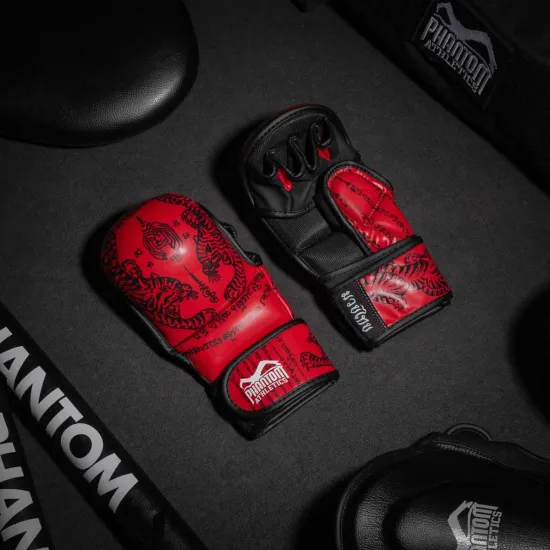 Перчатки для ММА Phantom Muay Thai Red S/M (капа в подарок)