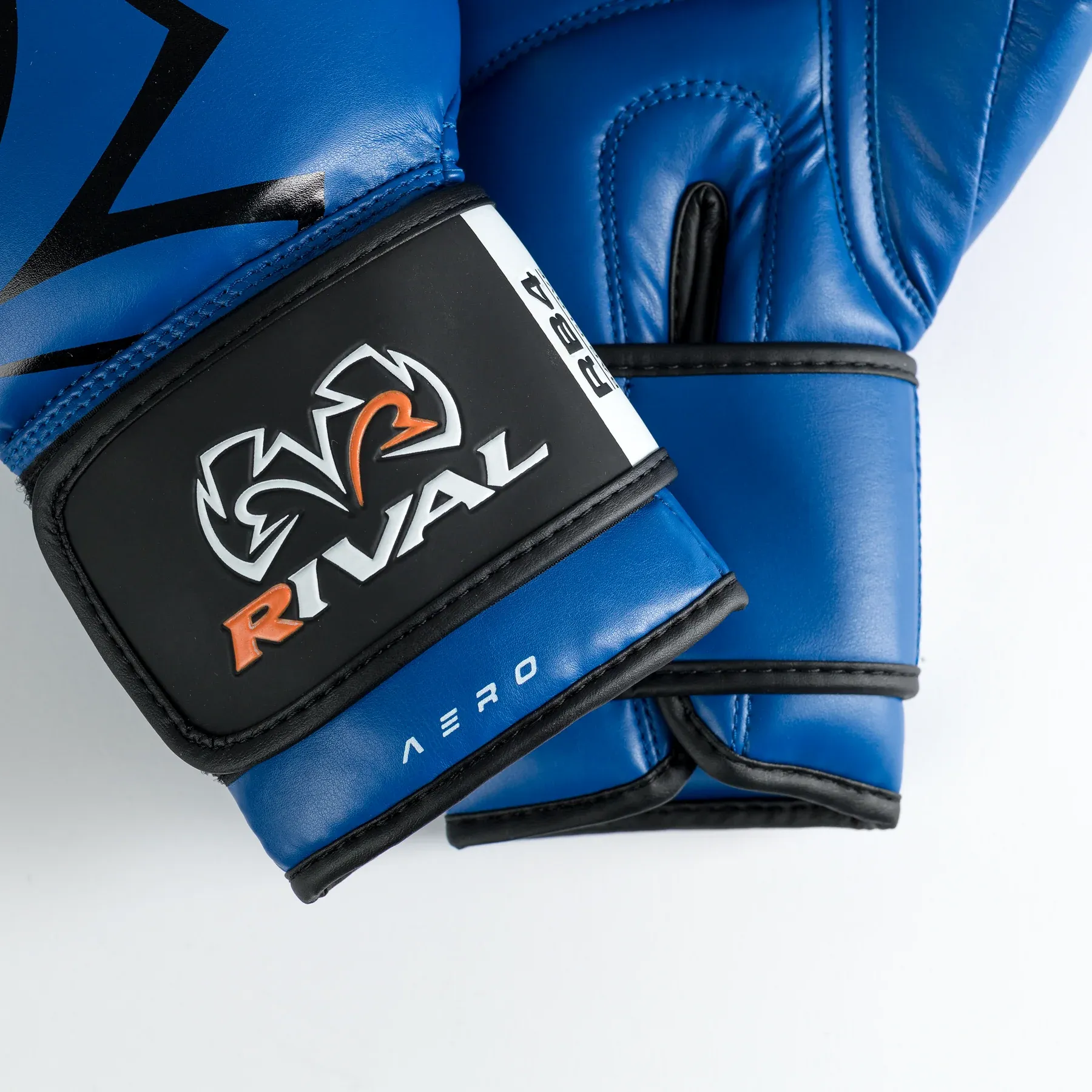 Перчатки для бокса RIVAL RB4 Aero Bag Gloves Blue-10 унций (S)