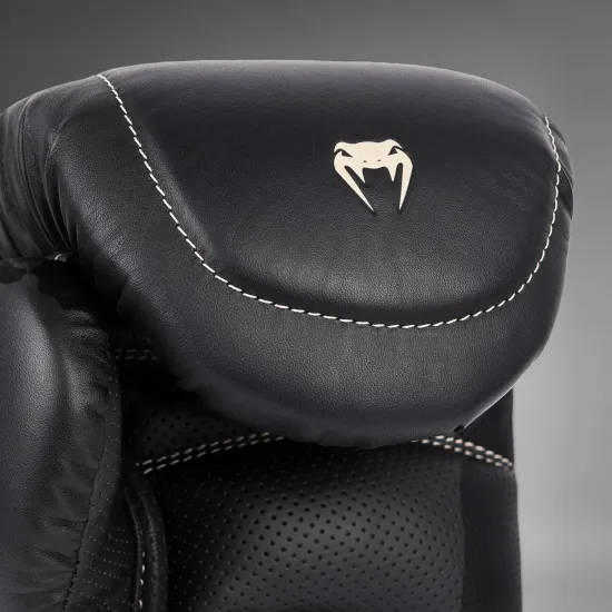 Боксерские перчатки Venum Impact Evo Boxing Gloves Black-10 унций