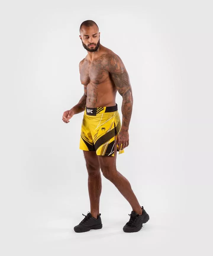 Шорти UFC Venum Authentic Fight Night Men's Gladiator жовті XS