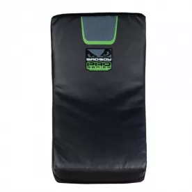 Макивара Bad Boy Pro Series 3.0 Curved Kick Pad-1 штука