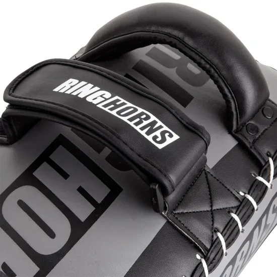 Тай-пэды Ringhorns Charger Kick Pads Black - пара