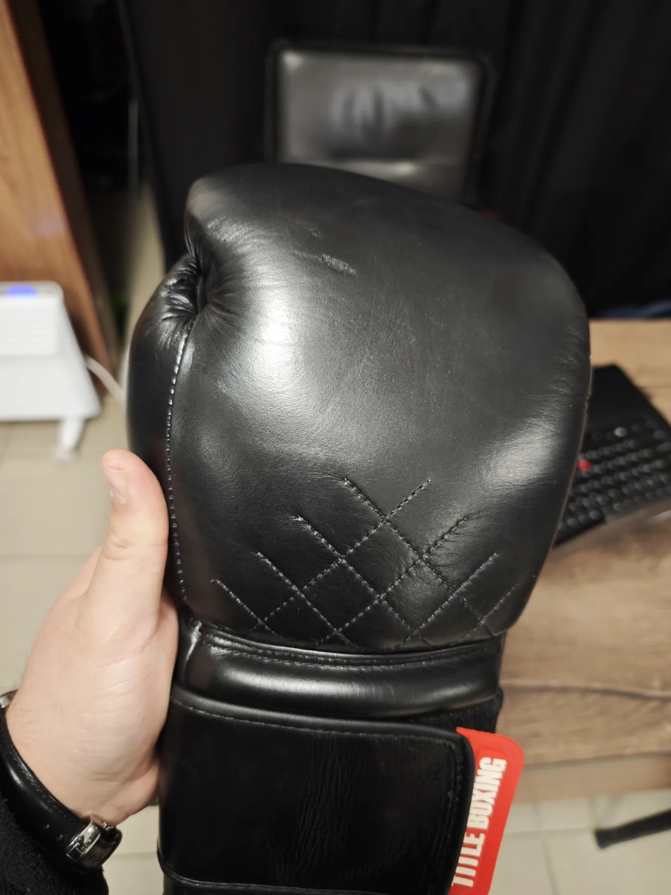 УЦІНКА! Рукавиці для боксу  TITLE Boxing Ko-Vert Чорні 12 унцій