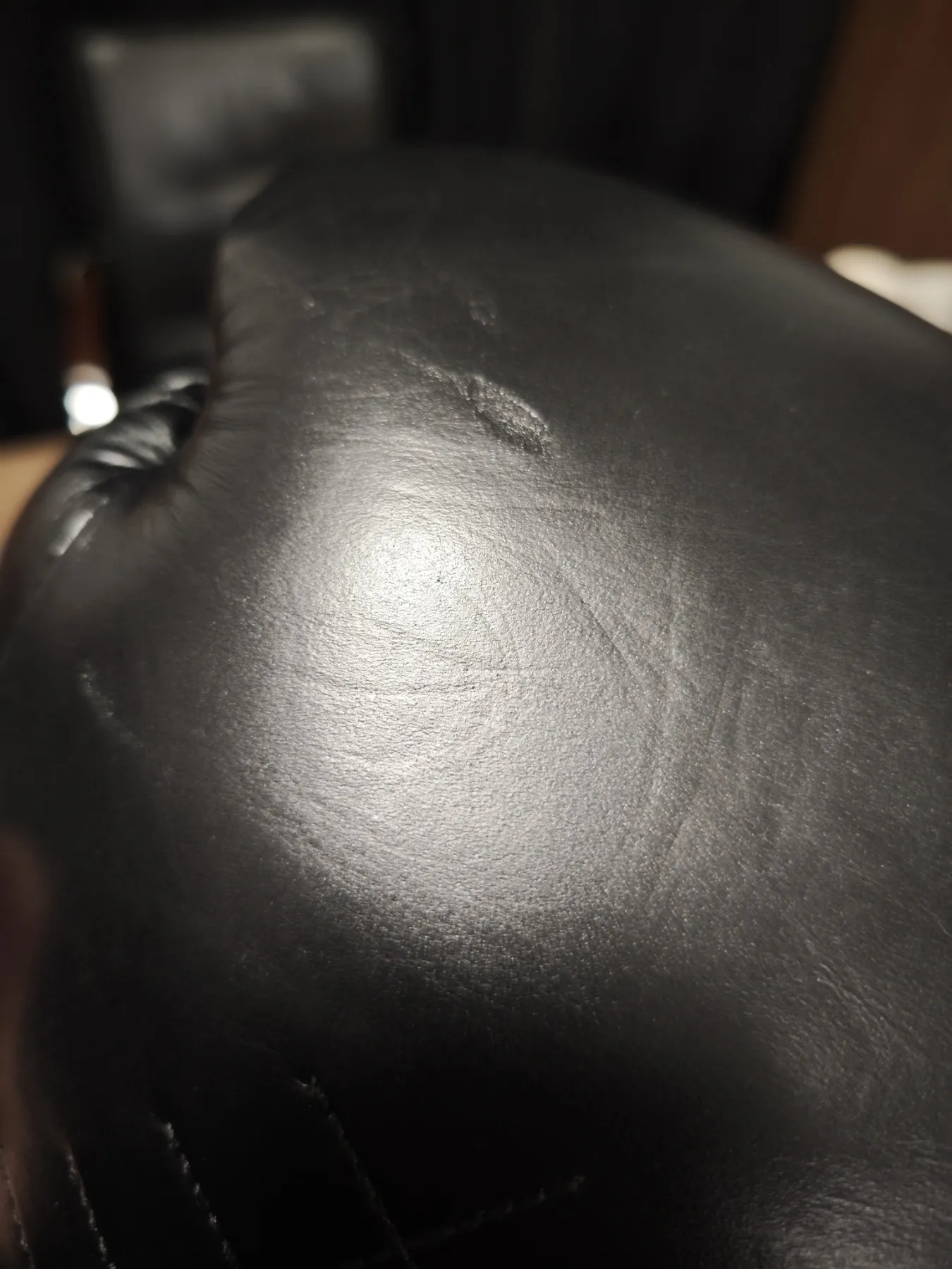 УЦІНКА! Рукавиці для боксу  TITLE Boxing Ko-Vert Чорні 12 унцій