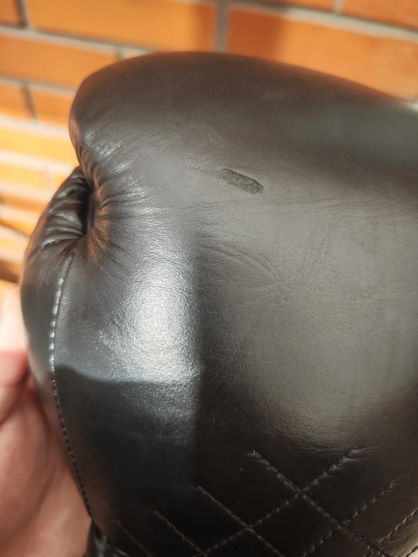 УЦІНКА! Рукавиці для боксу  TITLE Boxing Ko-Vert Чорні 12 унцій