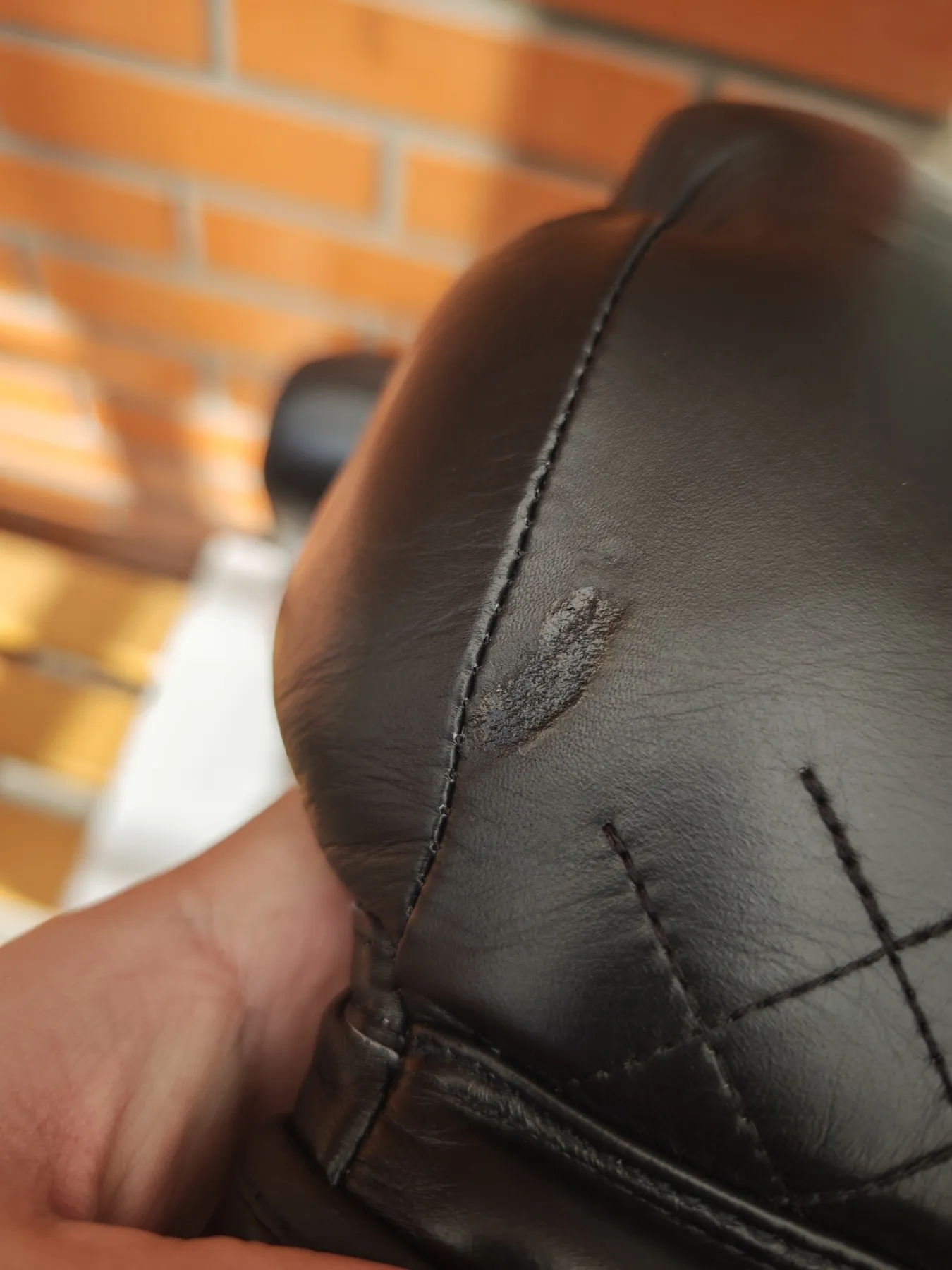 УЦІНКА! Рукавиці для боксу  TITLE Boxing Ko-Vert Чорні 12 унцій