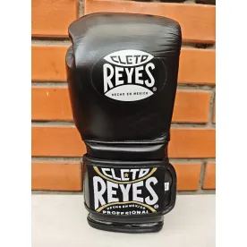 Права рукавичка Cleto Reyes Hook and Loop Training Gloves-14
