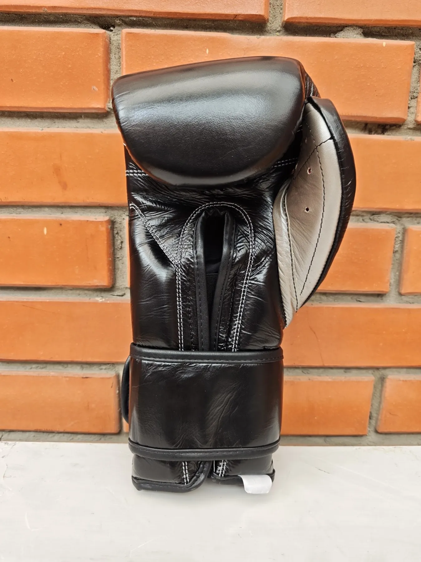 Права рукавичка Cleto Reyes Hook and Loop Training Gloves-14